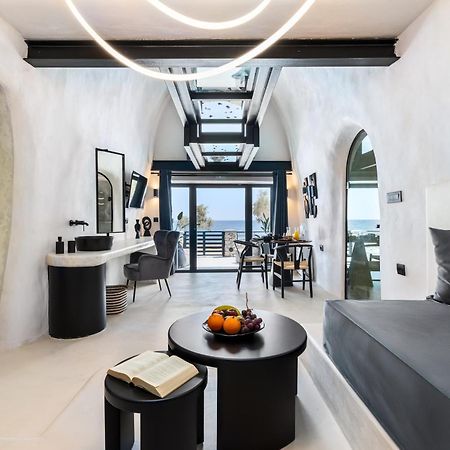 Neoma Luxury Suites Karterados  Exterior foto