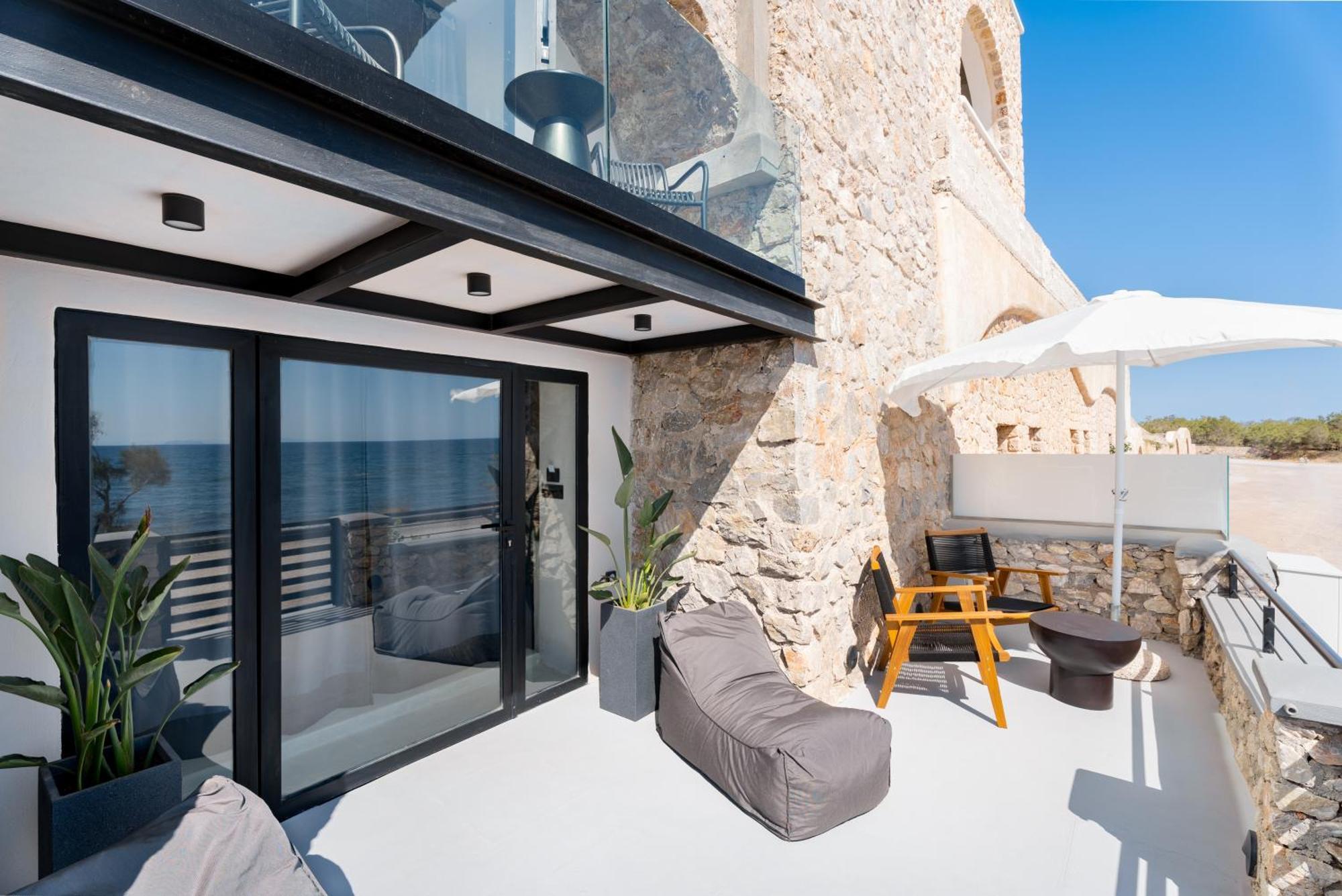 Neoma Luxury Suites Karterados  Exterior foto