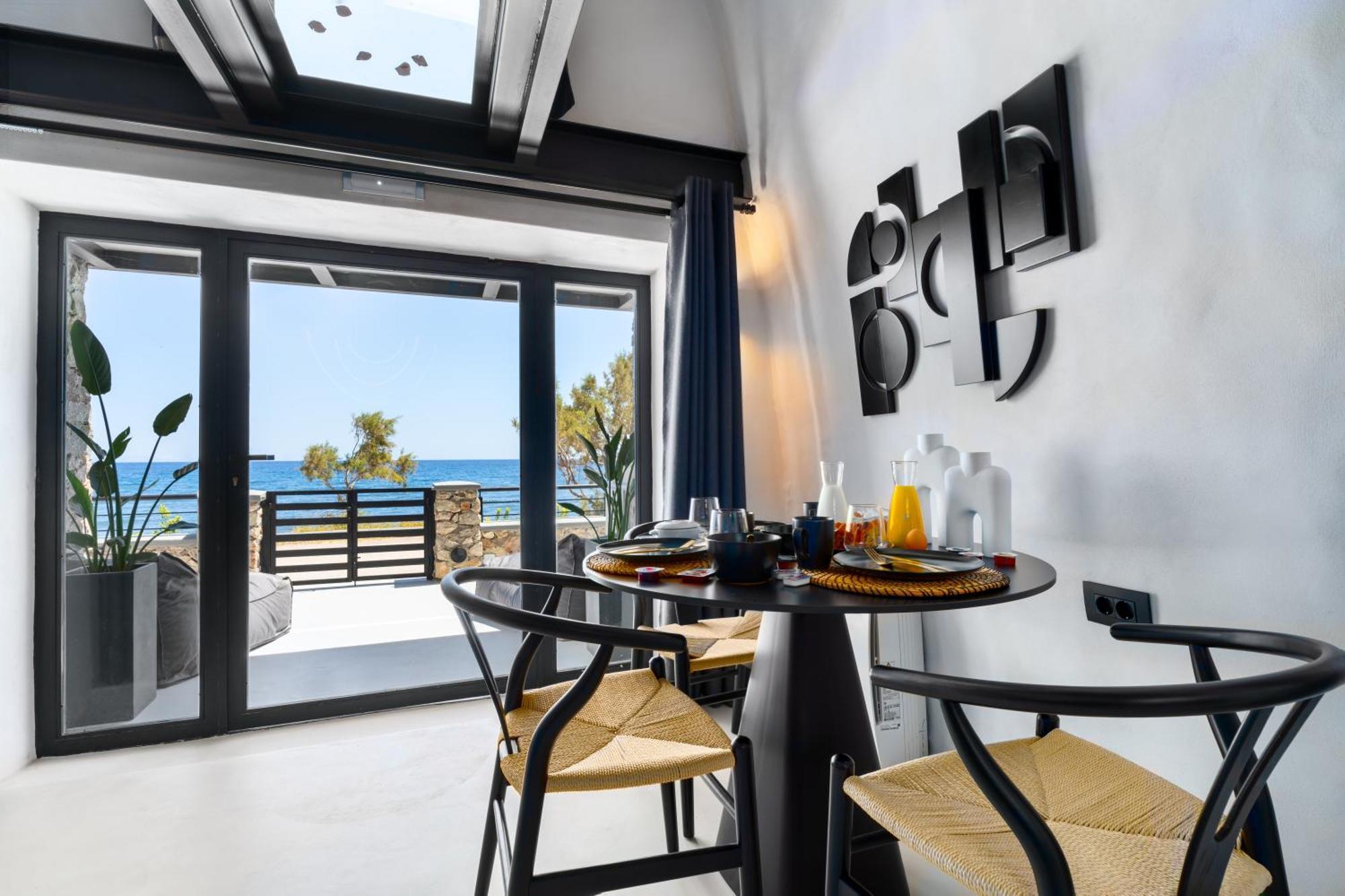 Neoma Luxury Suites Karterados  Exterior foto